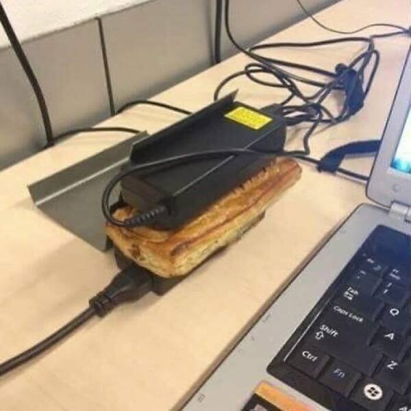 What Is Going On Here? (27 pics)