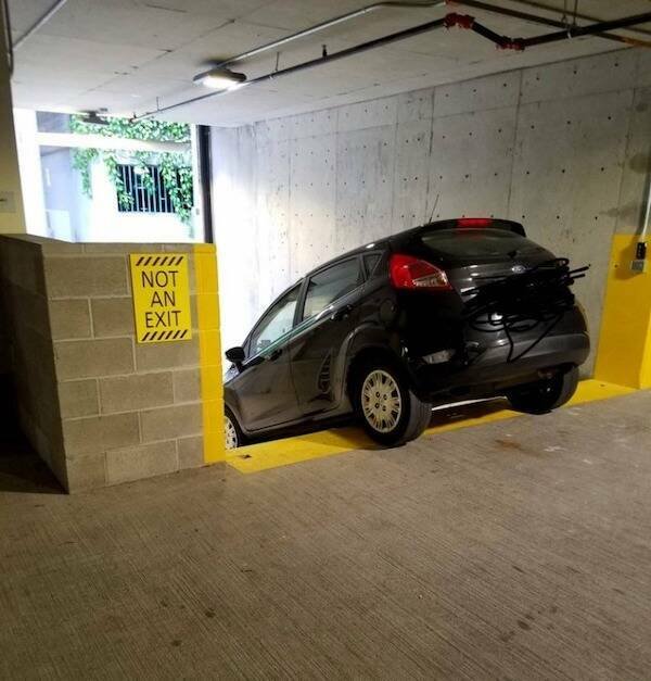 Very Bad Drivers (14 pics)