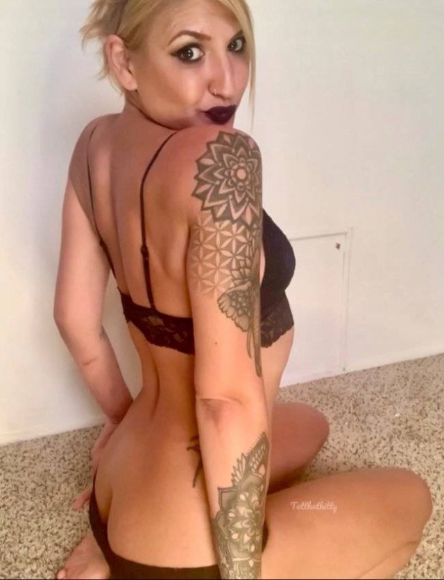 Tattooed Girls (45 pics)