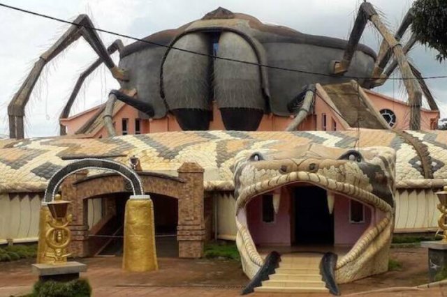 Weird Designs And Constructions (25 pics)