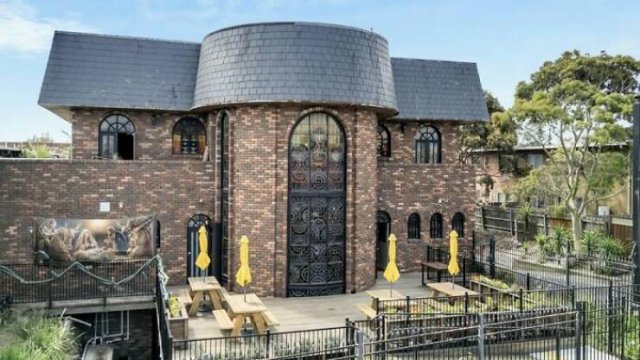 Strange Architecture (24 pics)