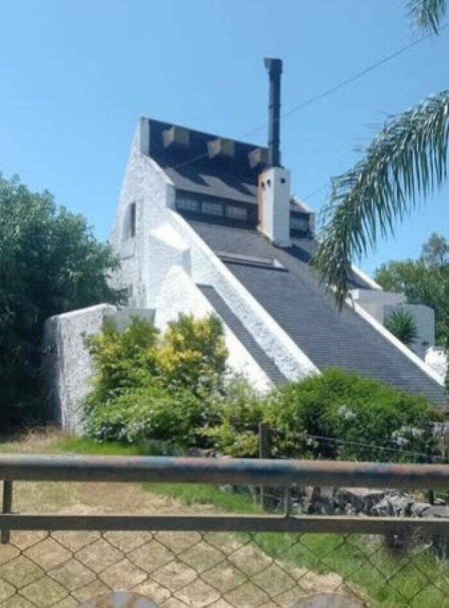 Strange Architecture (24 pics)