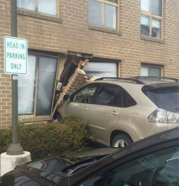 Unfortunate Car Accidents (29 pics)