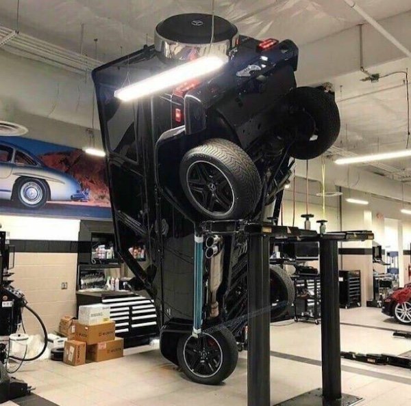 Unfortunate Car Accidents (29 pics)
