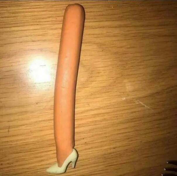 What Is Going On Here? (24 pics)