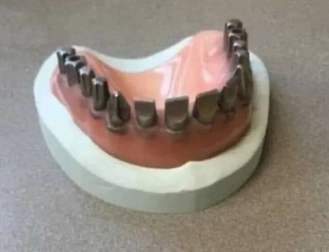 What Is Going On Here? (24 pics)