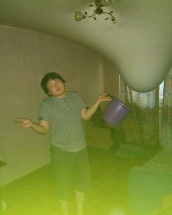 What Is Going On Here? (24 pics)