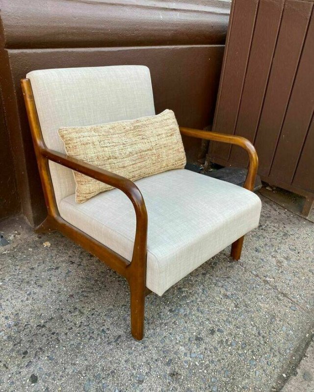 Free Roadside Finds (18 pics)