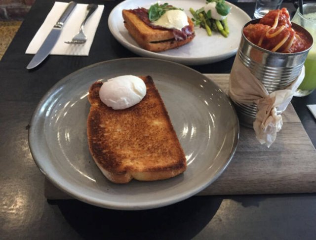 Weird Food Serving (12 pics)