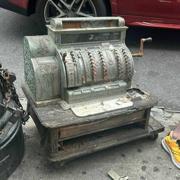 Free Roadside Finds (18 pics)