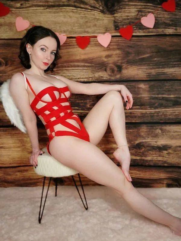 Girls With Long Legs (35 pics)