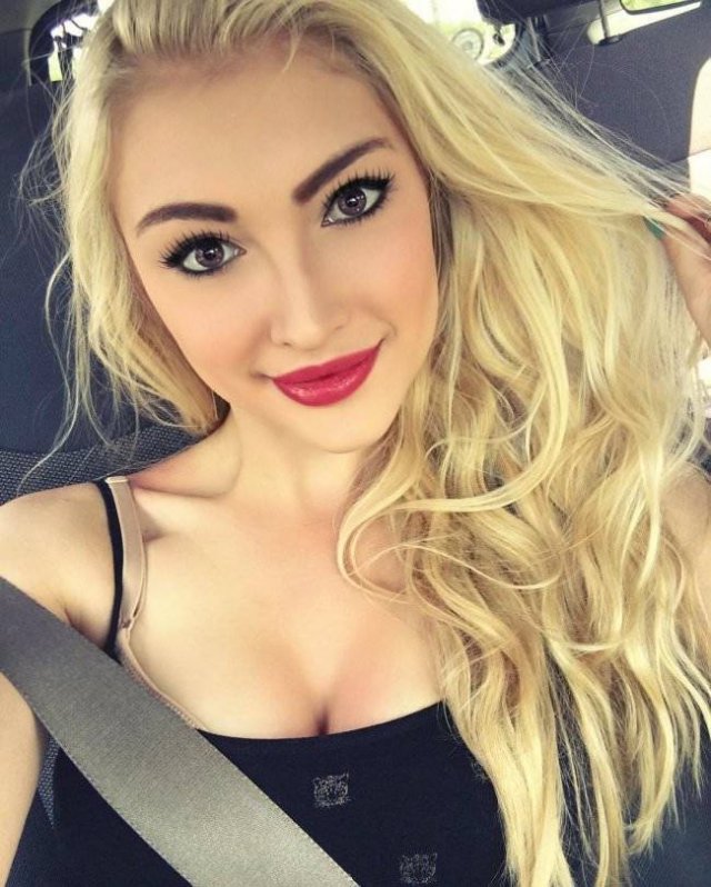 Hot Girls (33 pics)