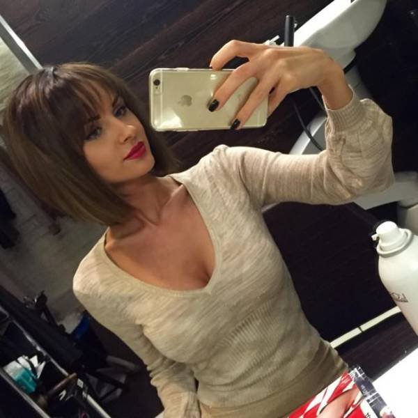 Hot Girls (33 pics)