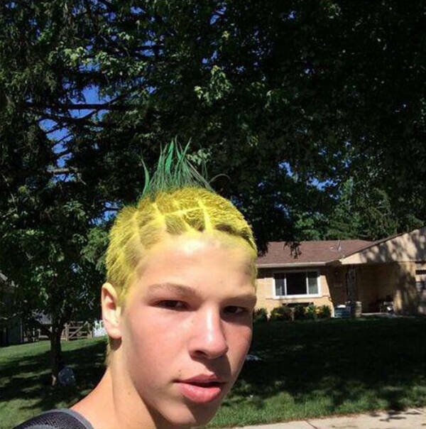 Awful Haircuts (15 pics)