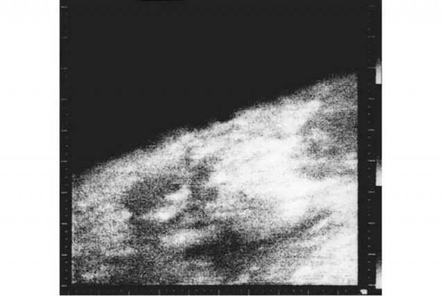Comparison Of Space Photos (22 pics)