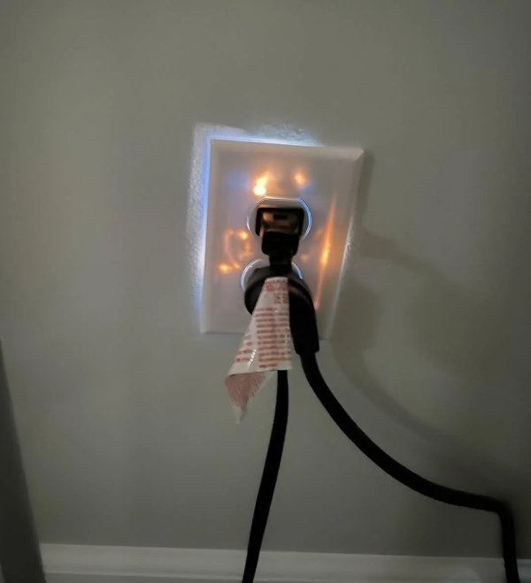 What Is Going On Here? (34 pics)