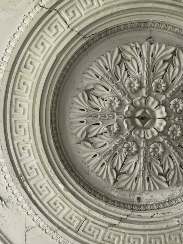 Cool Finds In Old Houses (24 pics)