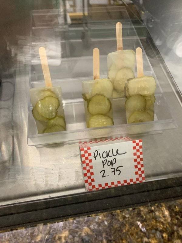 What Is Going On Here? (34 pics)