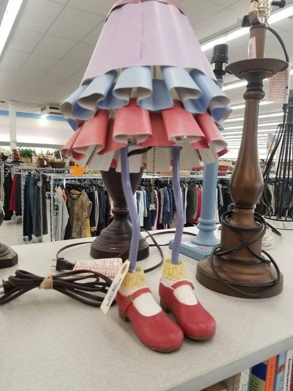 What Is Going On Here? (34 pics)