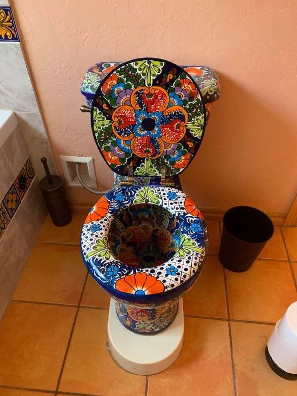 What Is Going On Here? (34 pics)