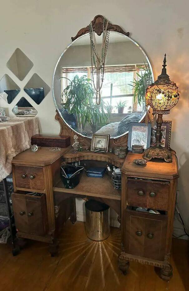 Unusual Finds In Thrift Shops (25 pics)