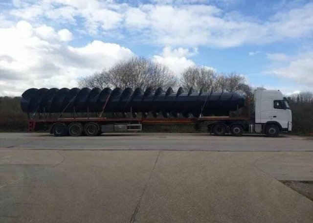 Giant Things (16 pics)