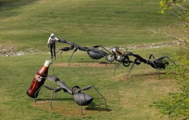 Giant Things (16 pics)