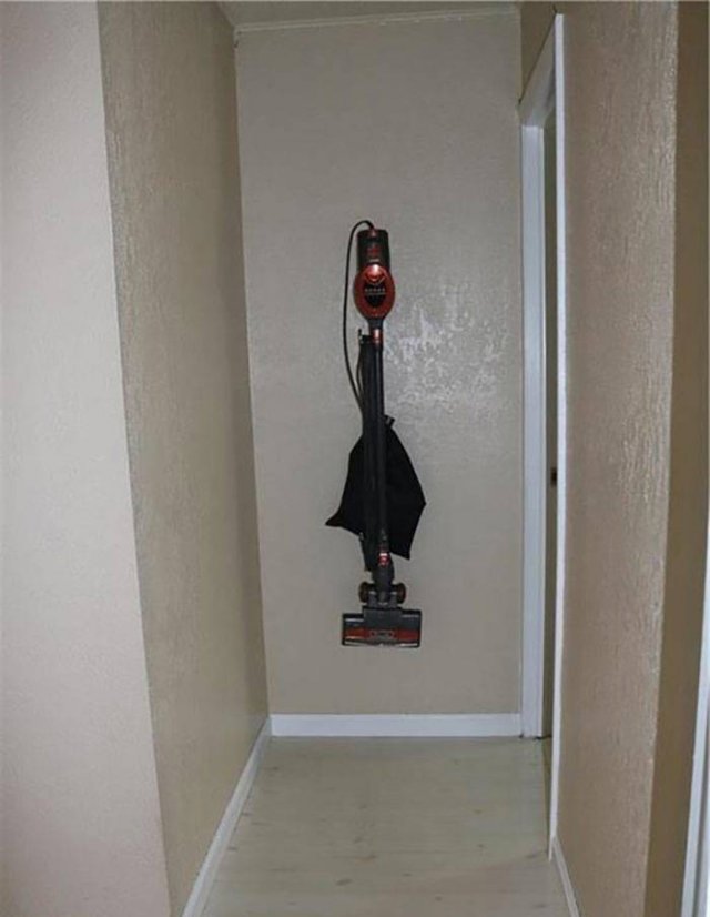 Weird Finds In Rental Properties (24 pics)