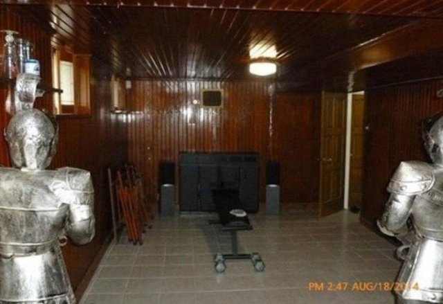 Weird Finds In Rental Properties (24 pics)