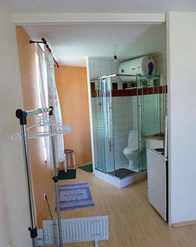 Weird Finds In Rental Properties (24 pics)