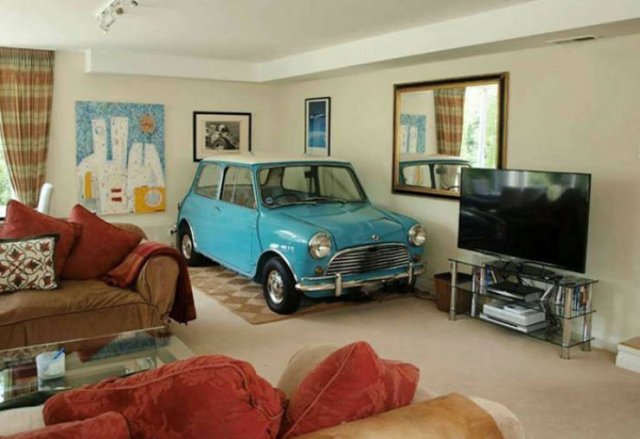 Weird Finds In Rental Properties (24 pics)