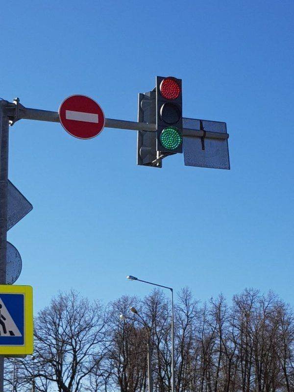 What Is Going On Here? (23 pics)