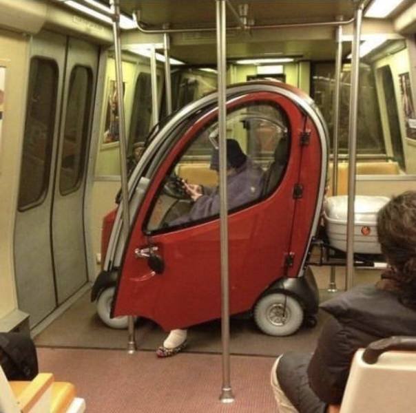 What Is Going On Here? (23 pics)