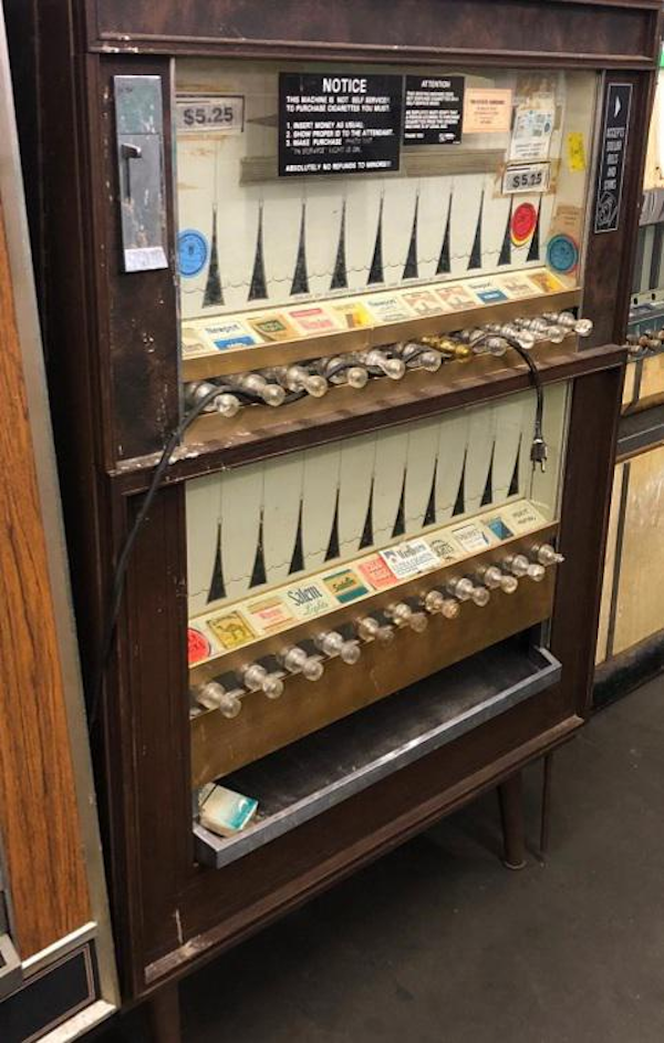 Nostalgic Things From Restaurants Of The Past (18 pics)