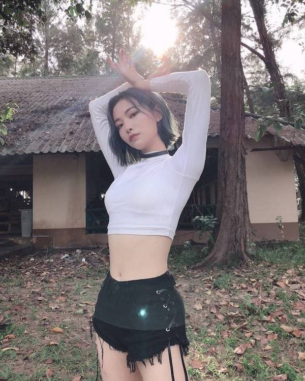 Asian Girls (50 pics)