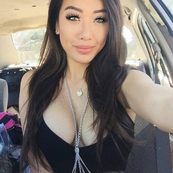 Asian Girls (50 pics)
