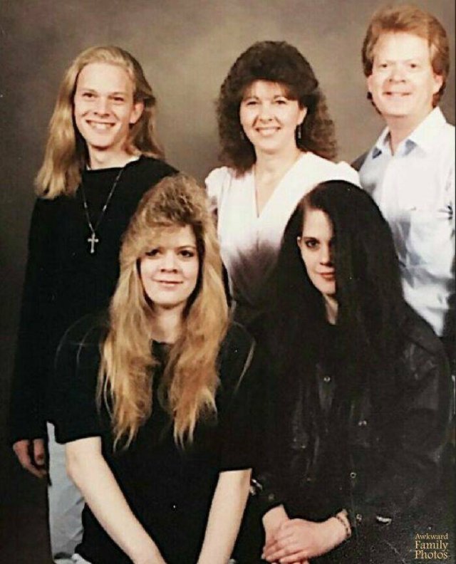 Awkward Family Photos (24 pics)