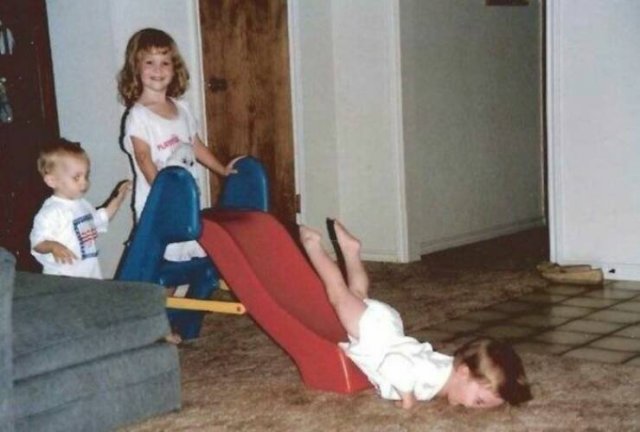 Awkward Family Photos (24 pics)