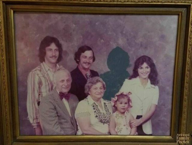 Awkward Family Photos (24 pics)