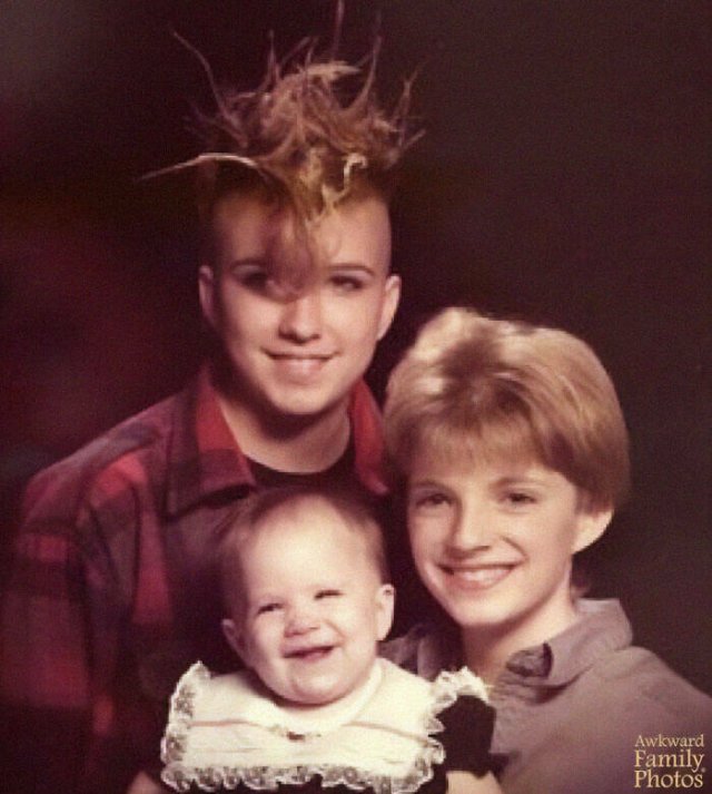 Awkward Family Photos (24 pics)