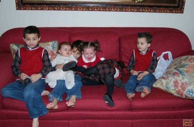 Awkward Family Photos (24 pics)