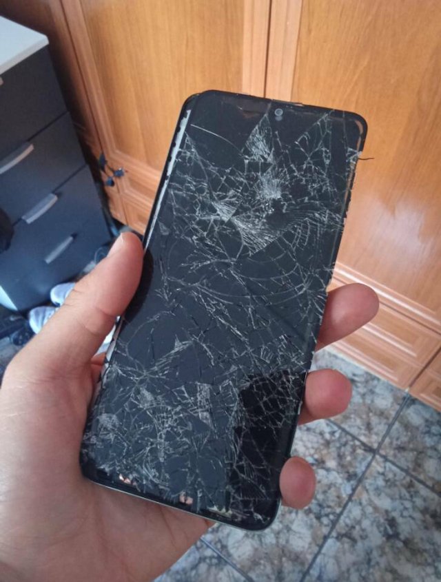 Fails With Gadgets (15 pics)