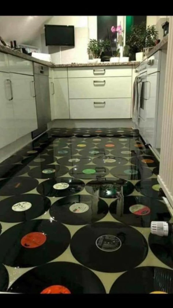Strange Interior Elements (25 pics)