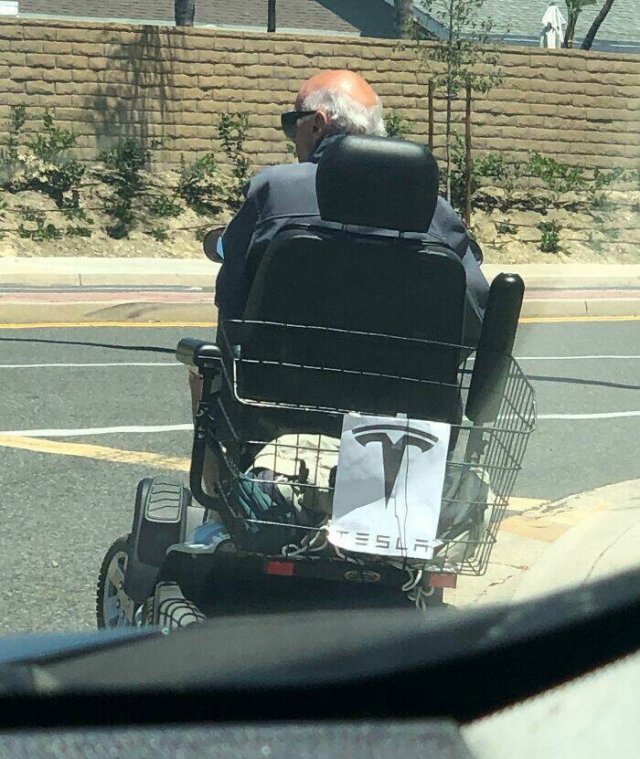 Old People With A Good Sense Of Humor (23 pics)