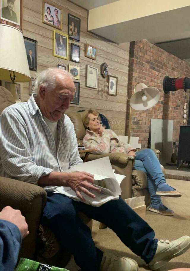 Old People With A Good Sense Of Humor (23 pics)