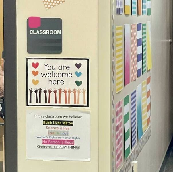 Interesting Things From American Schools (25 pics)