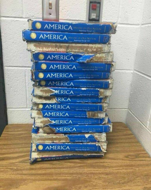 Interesting Things From American Schools (25 pics)