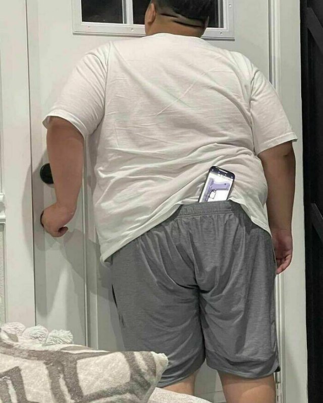 What Is Going On Here? (23 pics)
