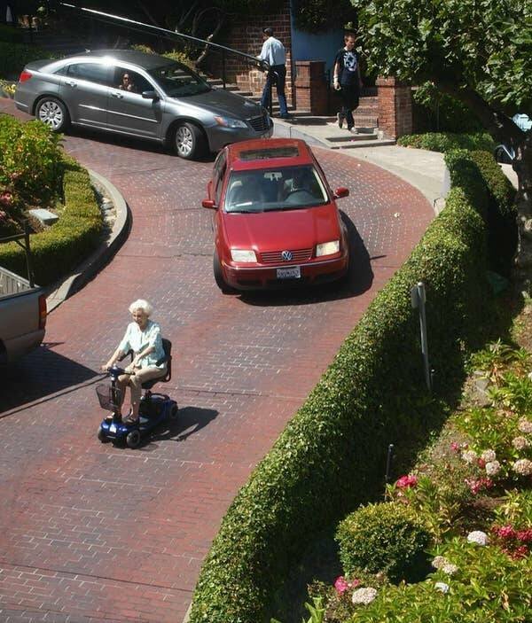 What Is Going On Here? (13 pics)