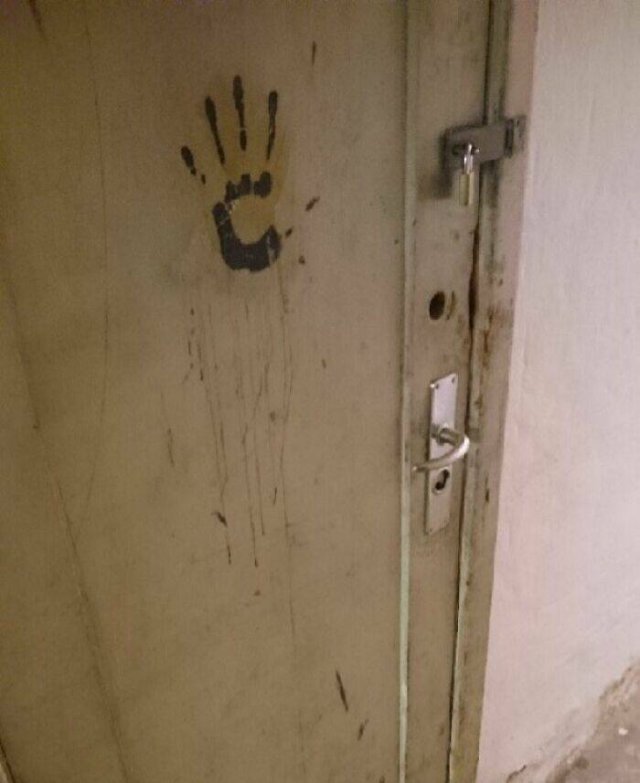 Creepy Finds In Houses (23 pics)